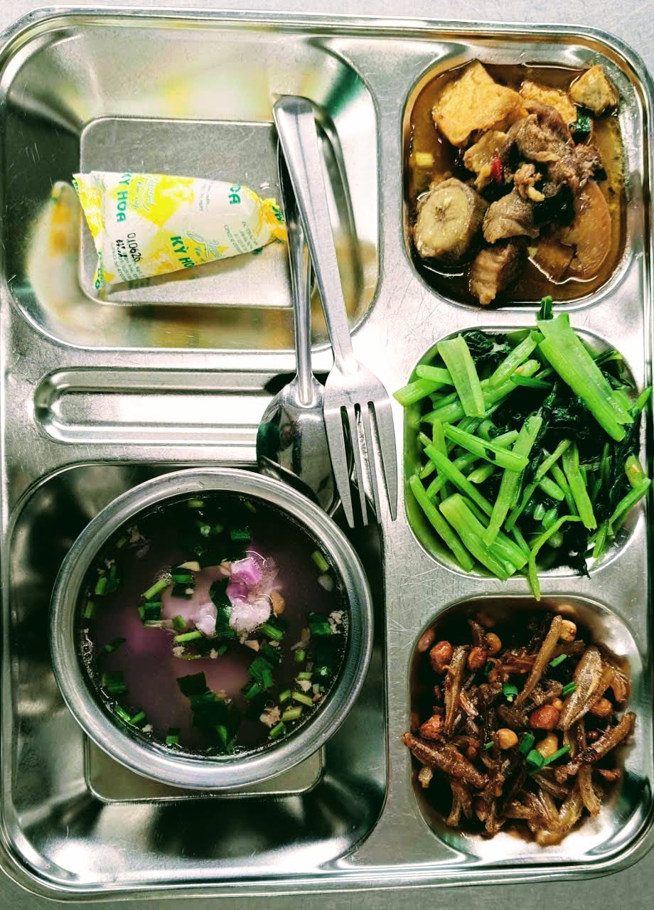 Tầm quan trọng của suất ăn công nghiệp đối với doanh nghiệp