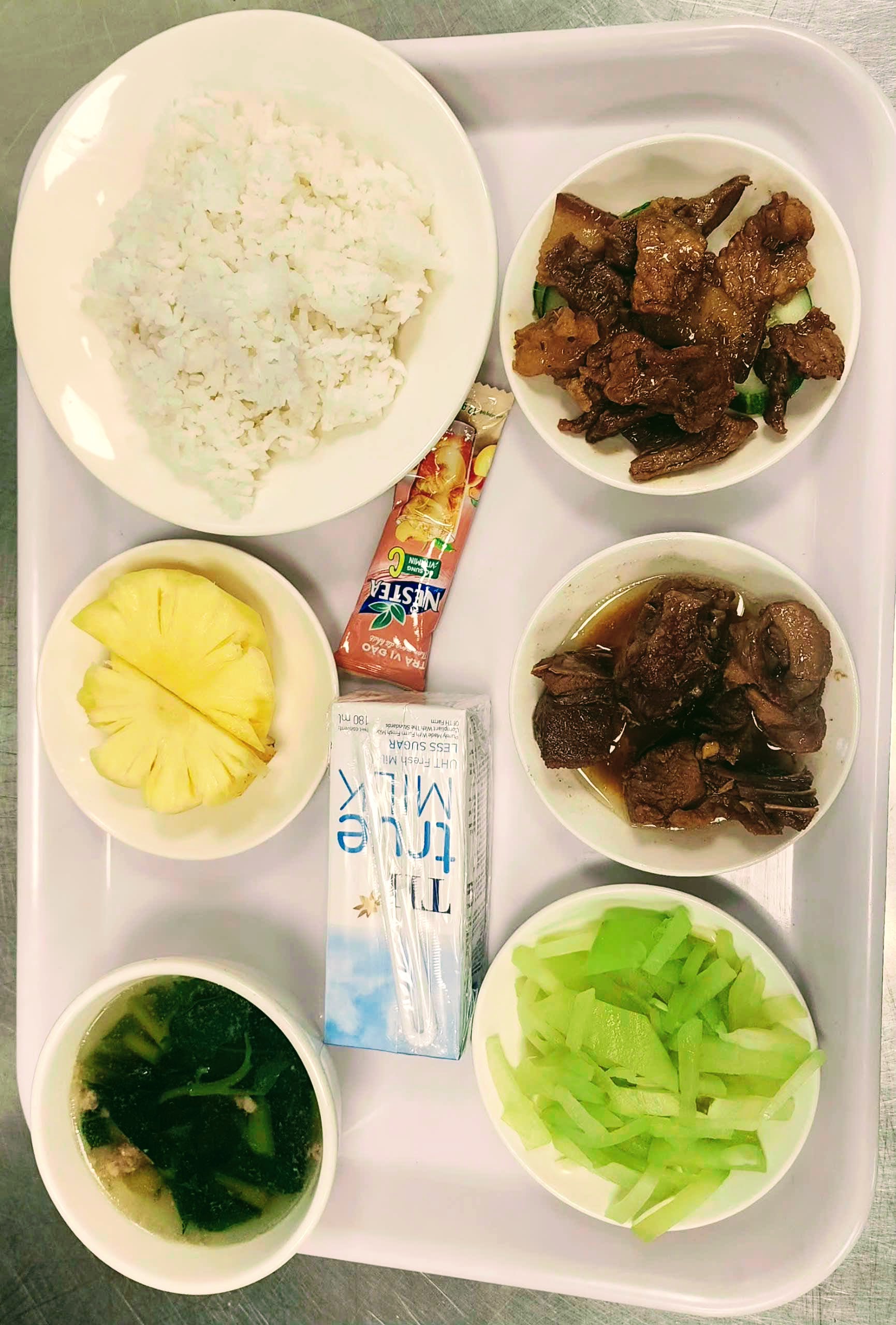 Suất Ăn Công Nghiệp Tại Biên Hòa – Bếp Ăn Nấu Tại Chỗ Nóng Hổi