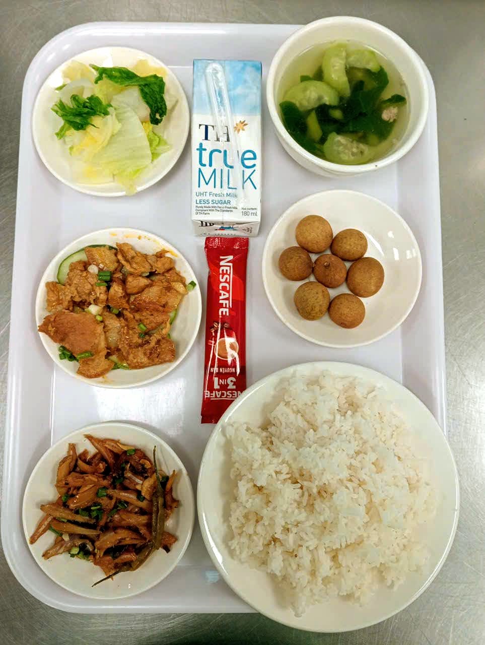 Suất Ăn Công Nghiệp Tại Biên Hòa – Bếp Ăn Nấu Tại Chỗ Nóng Hổi